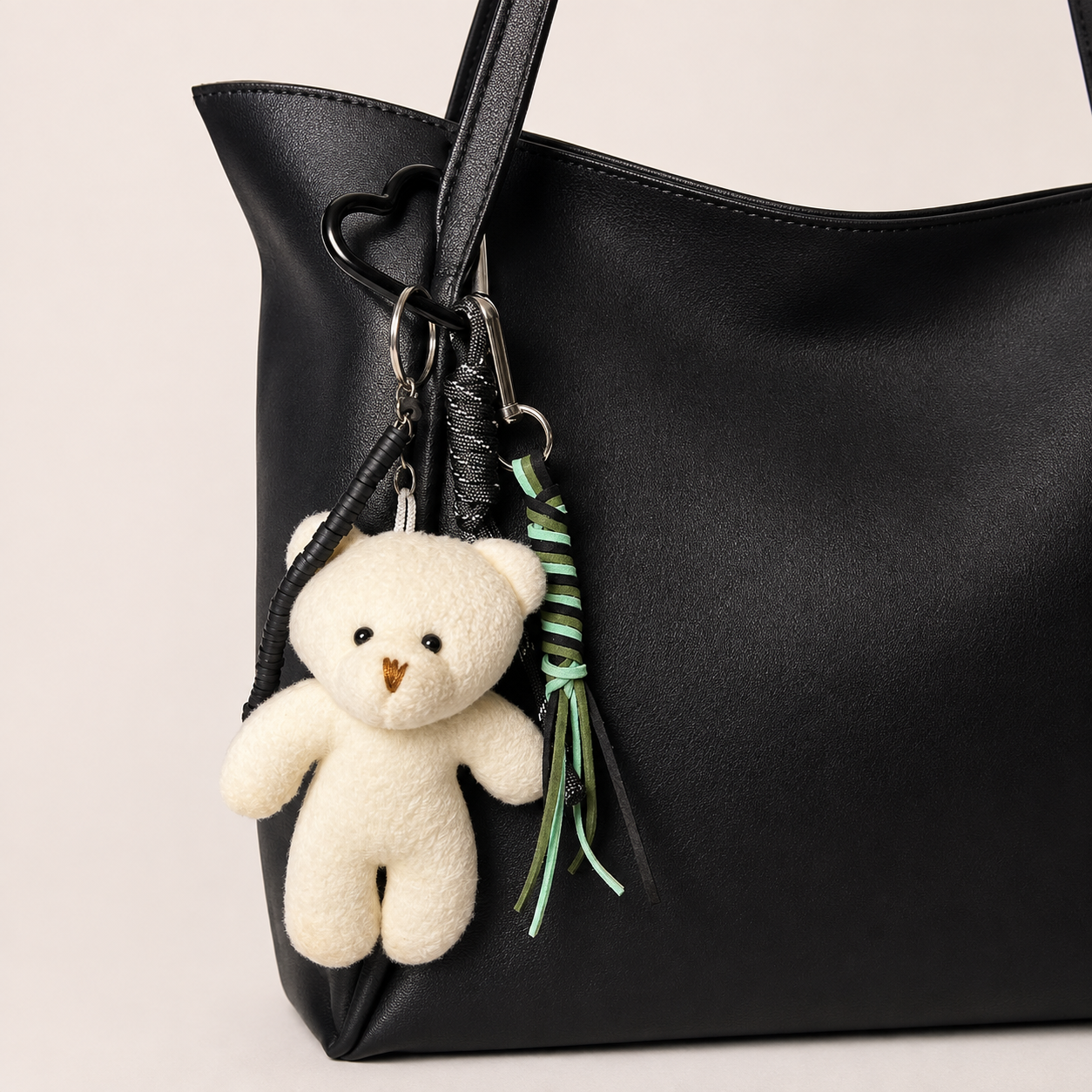 Cynora Teddy Charm – Darker